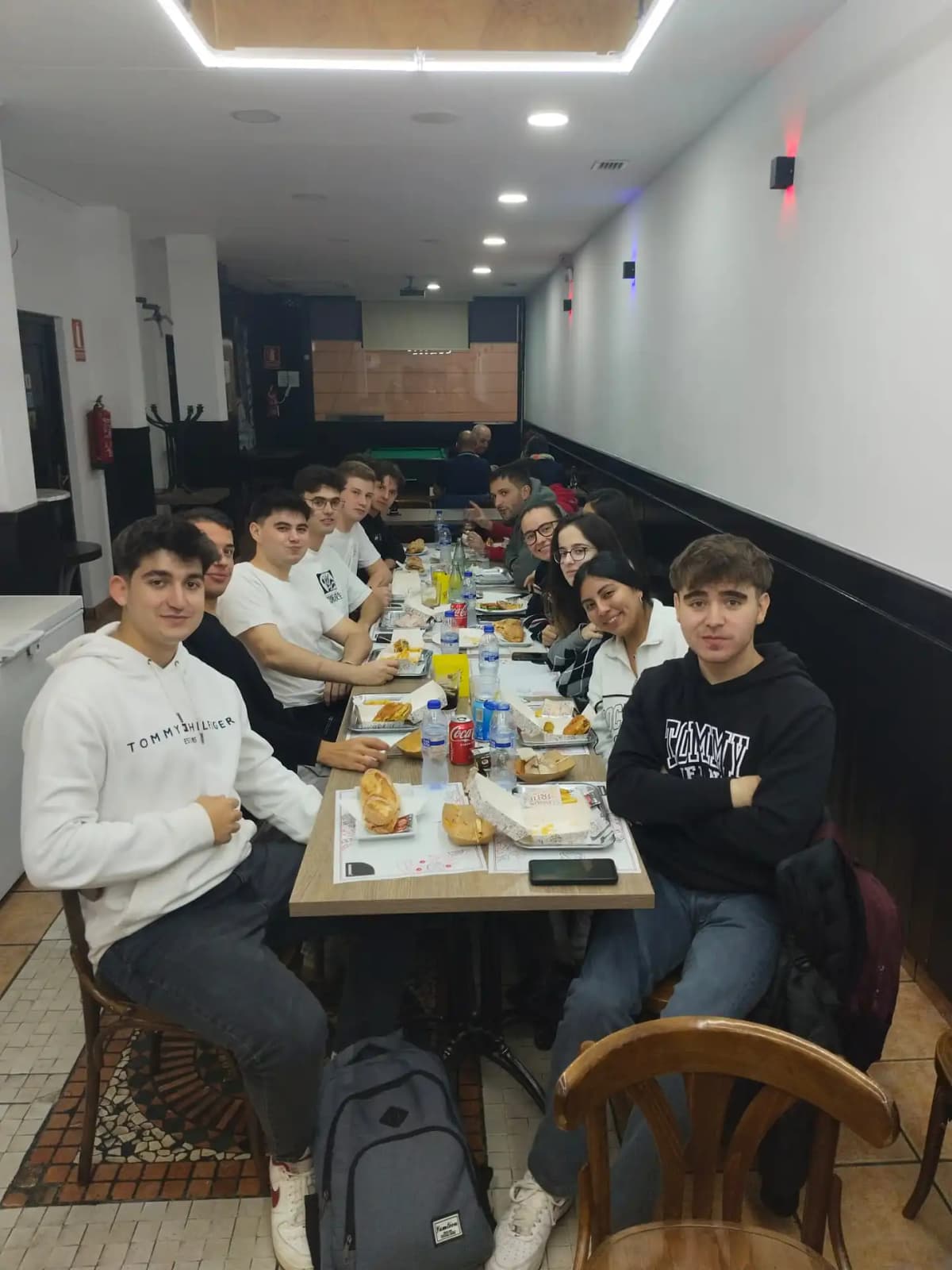 iaeste lc lleida members at a committee dinner.